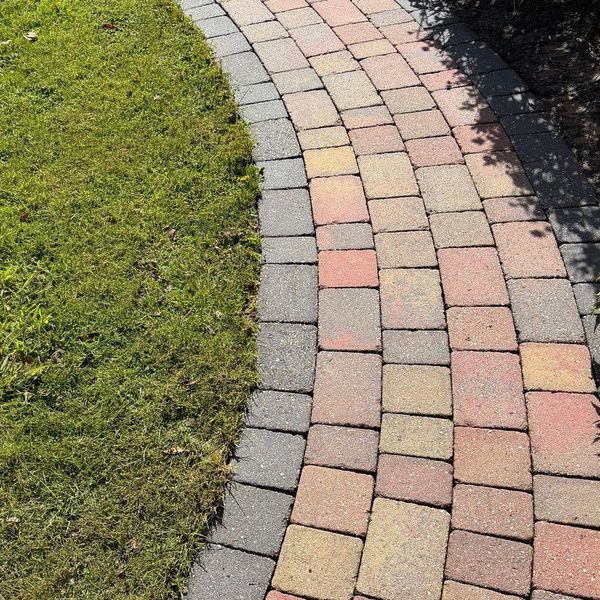 Block paved garden path in Uttoxeter after cleaning by Ultra Clean Exteriors